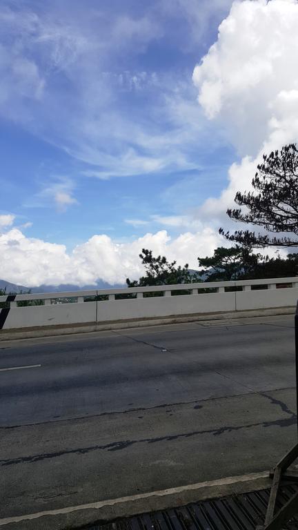 Hollywood Drive-In Hotel Baguio City Εξωτερικό φωτογραφία