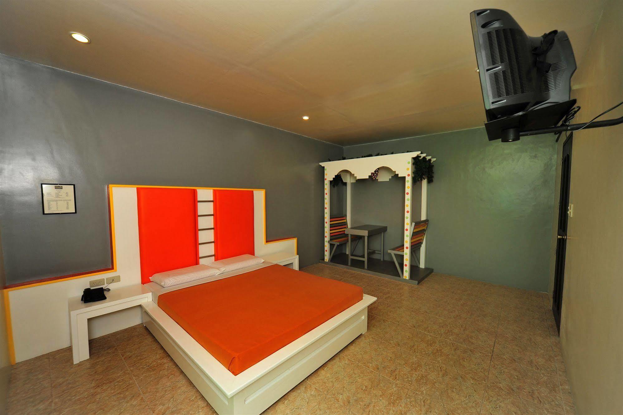 Hollywood Drive-In Hotel Baguio City Εξωτερικό φωτογραφία